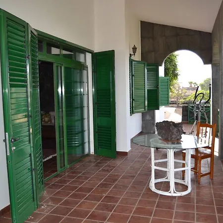 Charming Chalet In Yaiza With Fireplace & Pool *