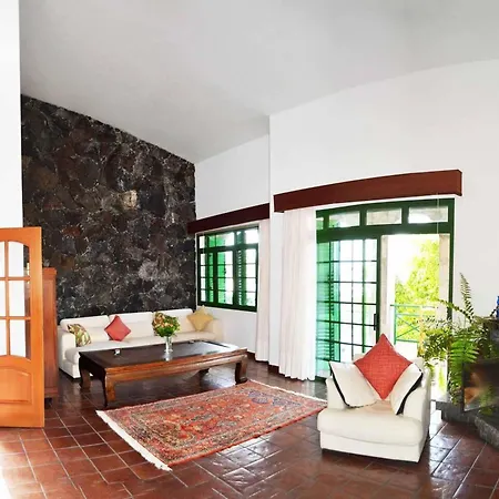 Charming Chalet In Yaiza With Fireplace & Pool *