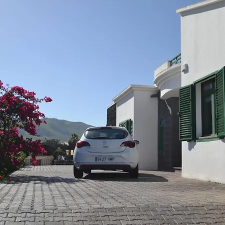 Charming Chalet In Yaiza With Fireplace & Pool * Yaiza (Lanzarote)