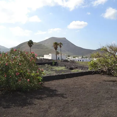 Charming Chalet In Yaiza With Fireplace & Pool * Yaiza (Lanzarote)